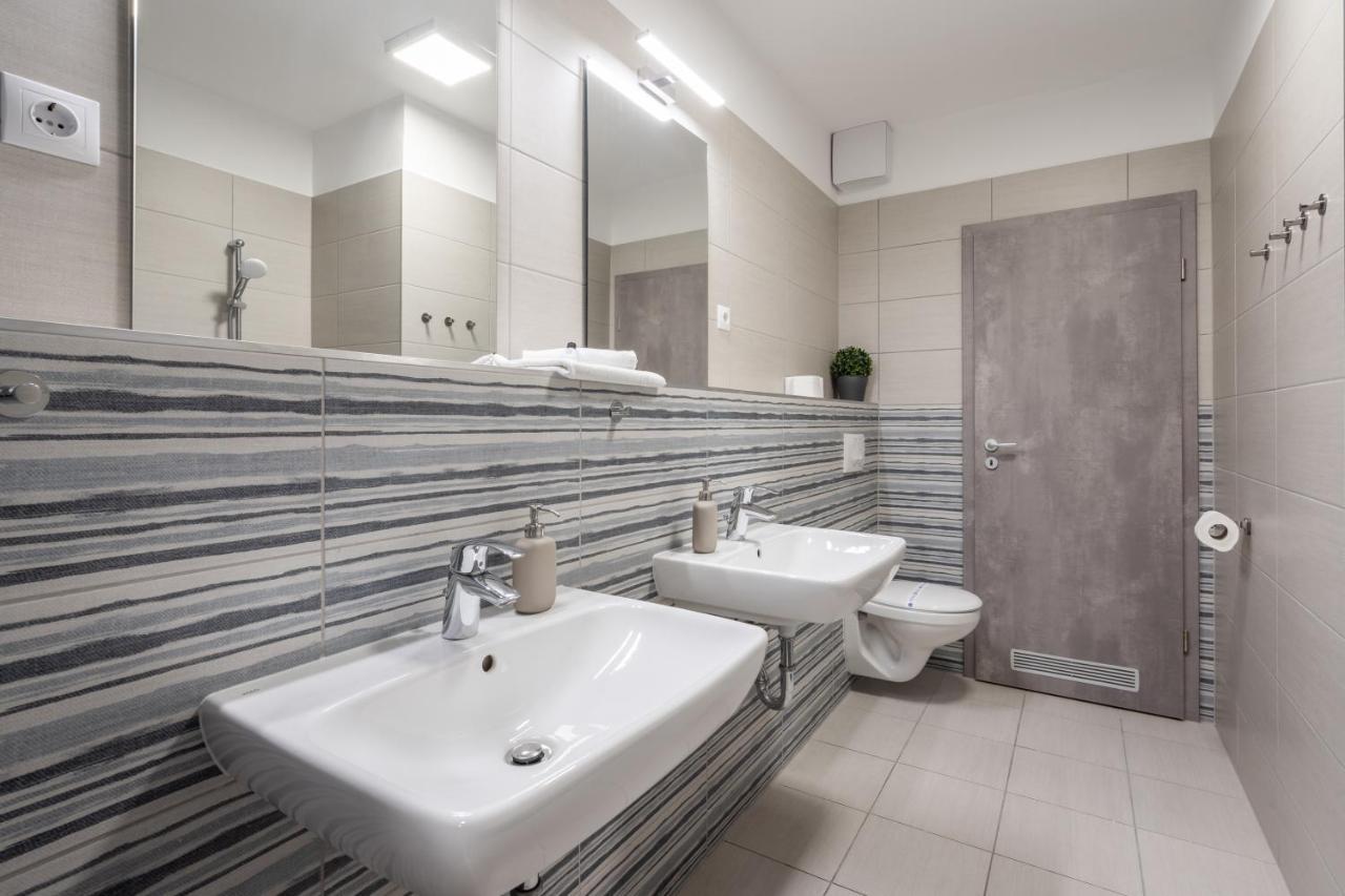 Navy Angel Apartment With Balcony Budapest Kültér fotó
